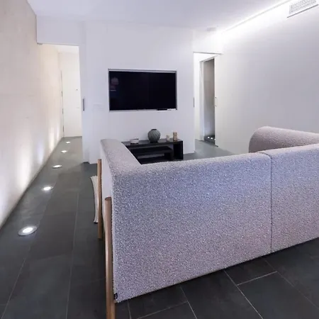 Ampersand - Bright 2-bedroom Apartment *